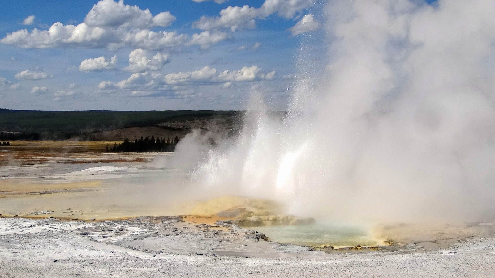 Fountain Paint Pot: Active Geysers And Mud Ponds - Smartrippers