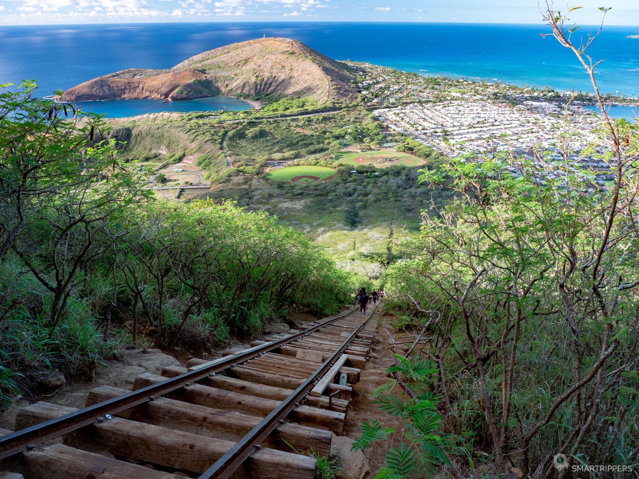 Koko Crater Trail: climbing the famous Oahu Crater - Smartrippers