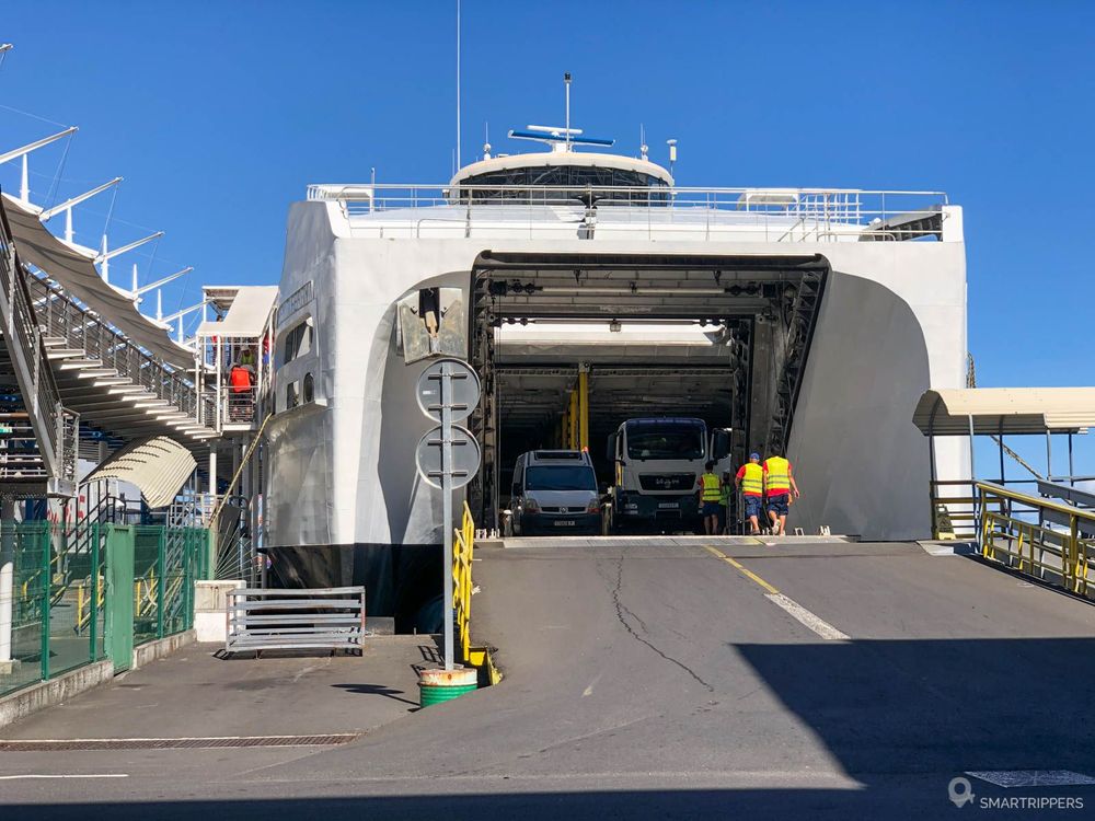 faire le tour de moorea en voiture